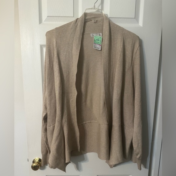 89th + Madison Beige Sweater - Picture 1 of 2